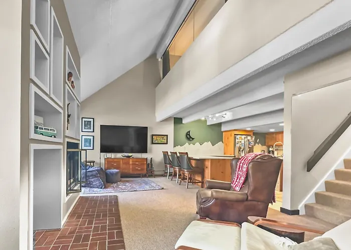 Wh405 Wheeler House Apartment *